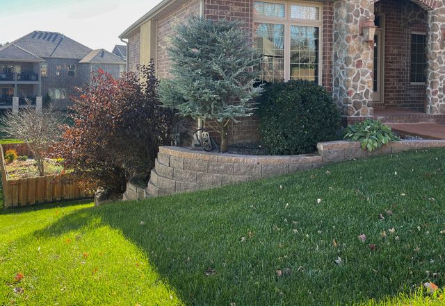 2414 E Academy, Ozark, MO 65721