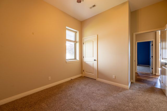 2414 E Academy, Ozark, MO 65721