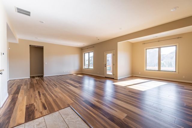 2414 E Academy, Ozark, MO 65721