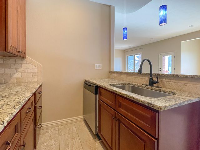 2414 E Academy, Ozark, MO 65721