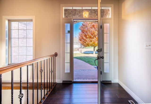 2414 E Academy, Ozark, MO 65721