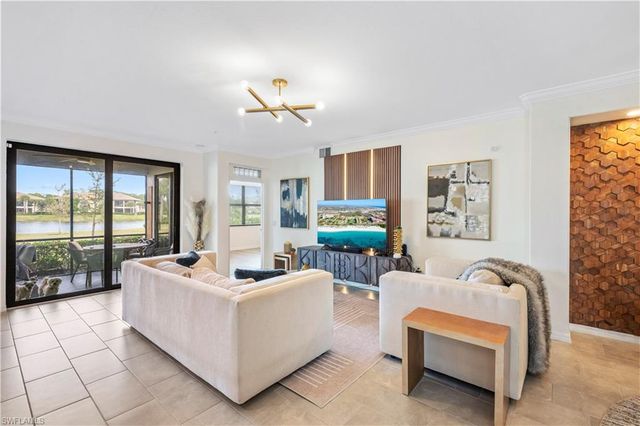 2373 Anguilla DR # 101, Naples, FL 34120