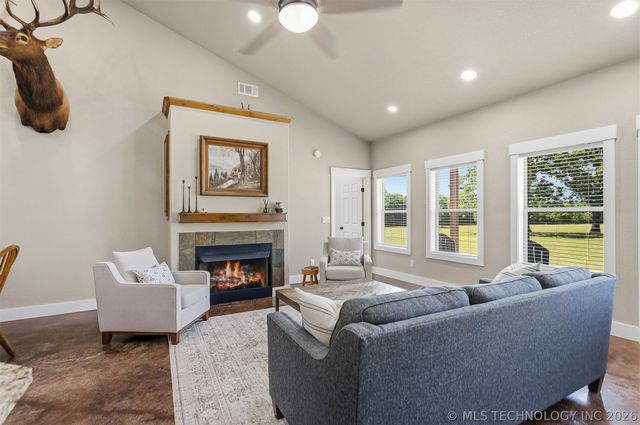 315 Lobo, Lone Grove, OK 73443
