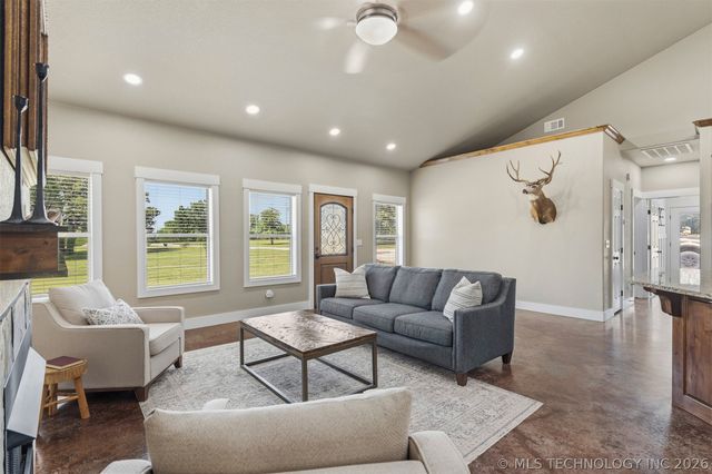 315 Lobo, Lone Grove, OK 73443