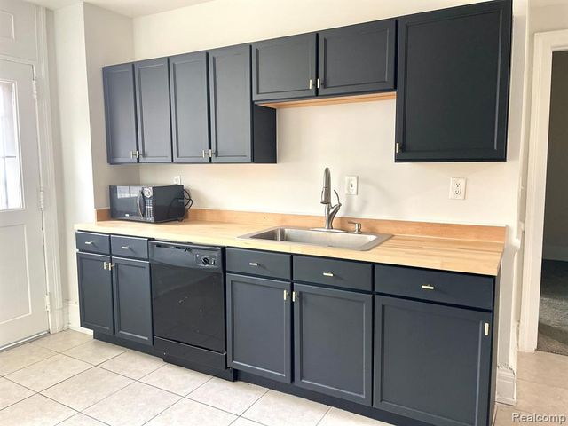 2900 E Jefferson Avenue B1, Detroit, MI 48207