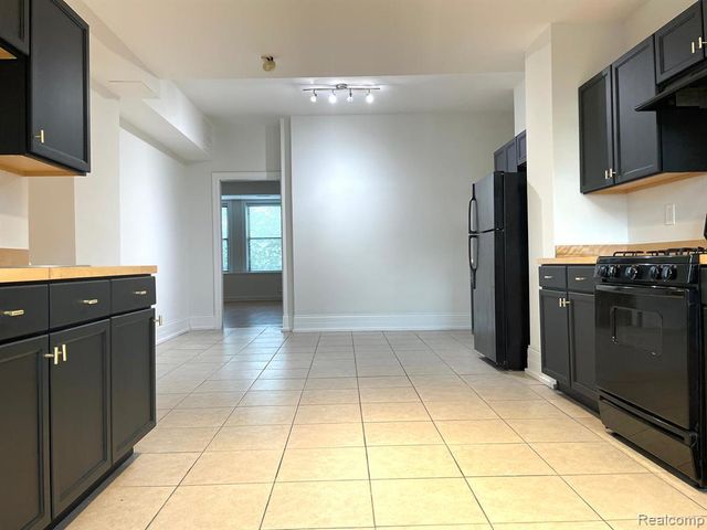 2900 E Jefferson Avenue B1, Detroit, MI 48207