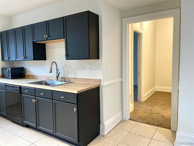 2900 E Jefferson Avenue B1, Detroit, MI 48207