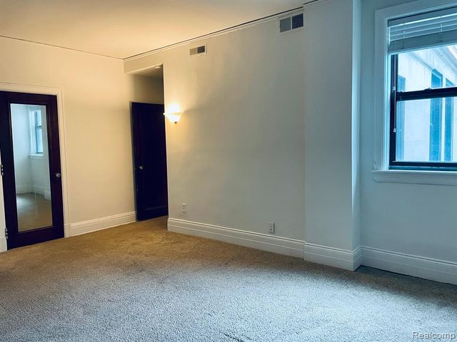 2900 E Jefferson Avenue B1, Detroit, MI 48207