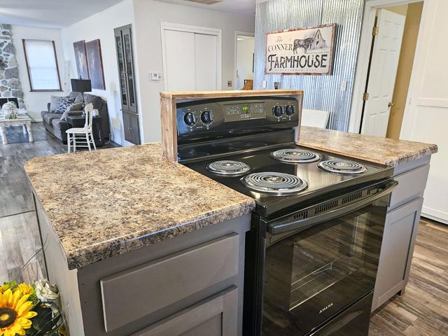 21371 Howell Road, Mountain View, MO 65548