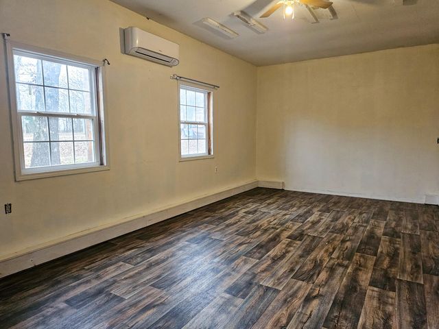 21371 Howell Road, Mountain View, MO 65548