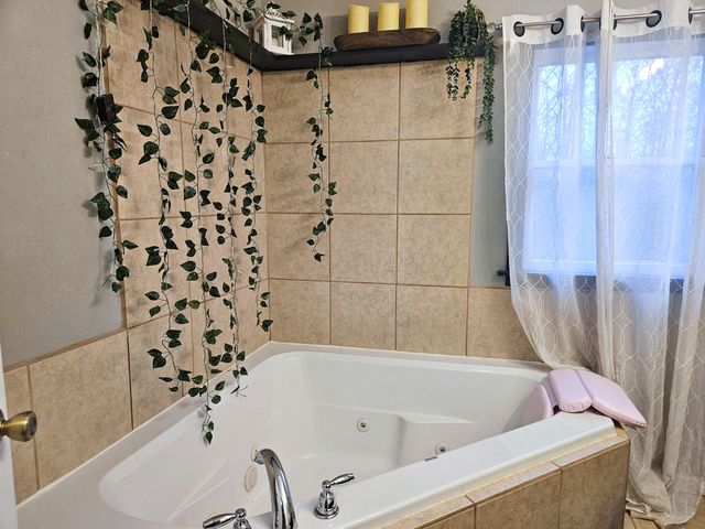 21371 Howell Road, Mountain View, MO 65548