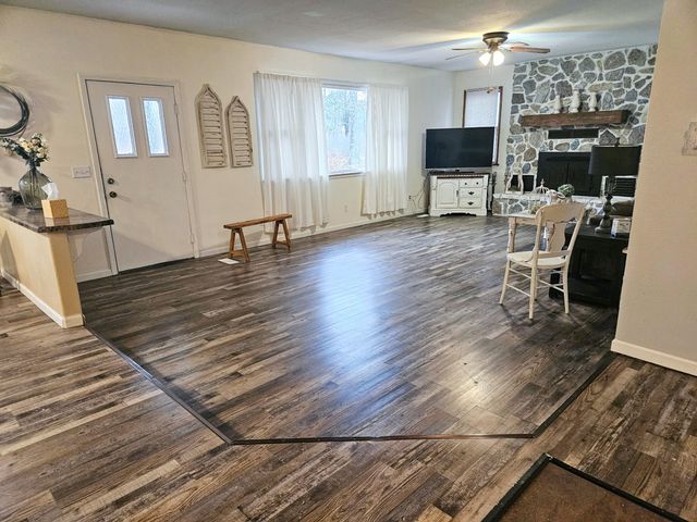 21371 Howell Road, Mountain View, MO 65548