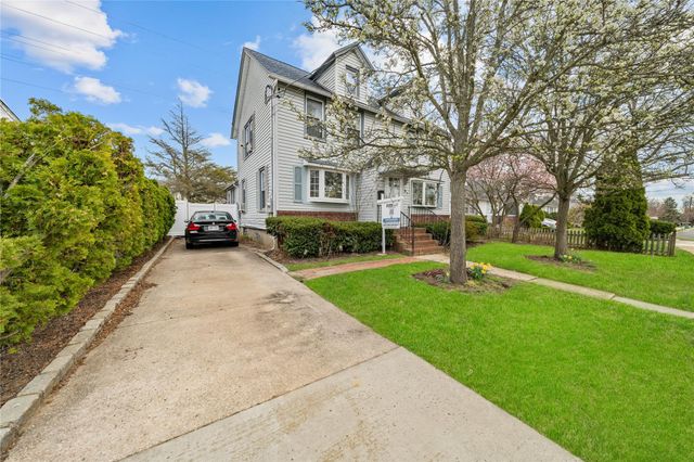37 Oceanview Avenue, Valley Stream, NY 11581