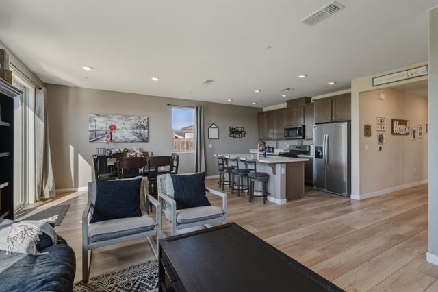 1485 Stepney Way, Plumas Lake, CA 95961