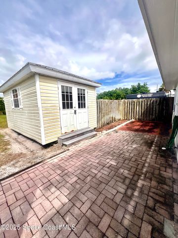 2767 Palm Drive NE, Palm Bay, FL 32905