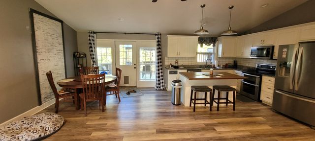 408 Sandy Rd, Dover, TN 37058