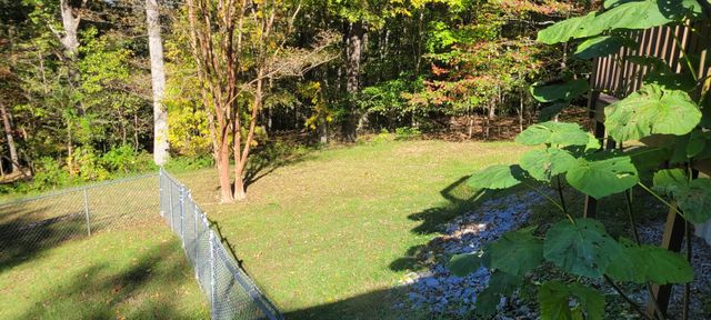 408 Sandy Rd, Dover, TN 37058