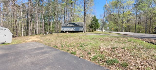 408 Sandy Rd, Dover, TN 37058