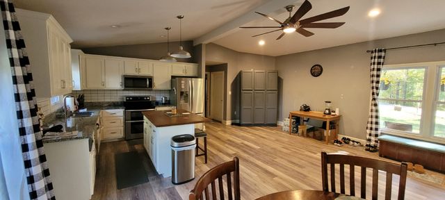 408 Sandy Rd, Dover, TN 37058
