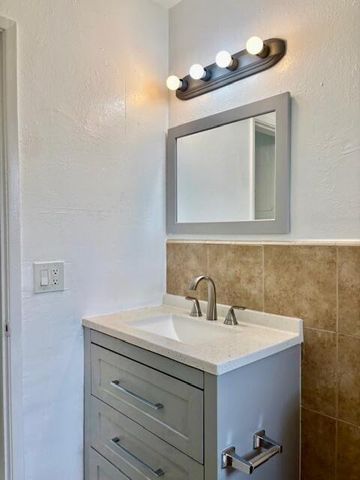 5820 NW 13th Street, Sunrise, FL 33313