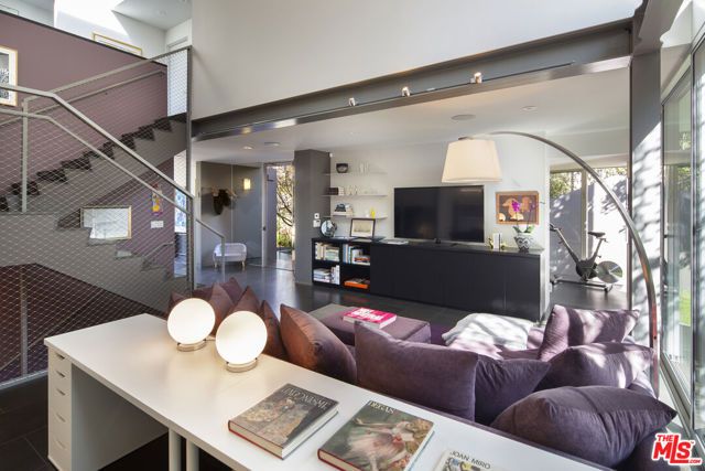 10328 Cresta Drive, Los Angeles, CA 90064