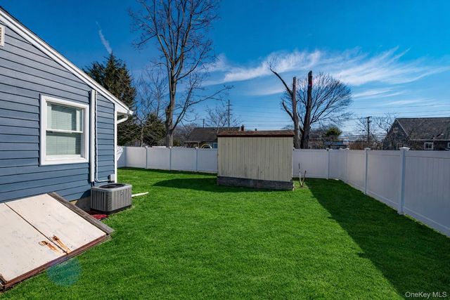 178 Spur Drive S, Bay Shore, NY 11706