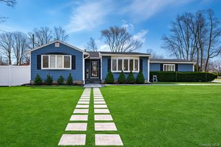 178 Spur Drive S, Bay Shore, NY 11706