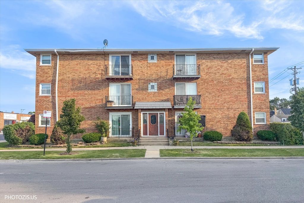 3460 N Harlem Avenue 1B, Chicago, IL 60634