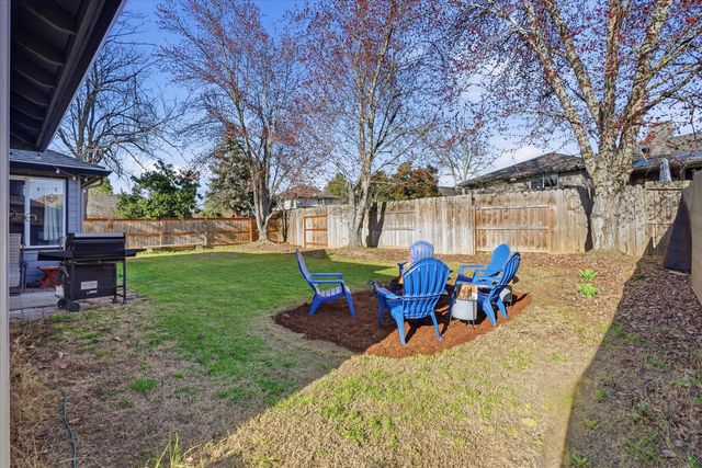 2358 Asher Drive, Medford, OR 97504