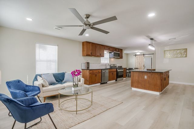 1320 Wayne Street, Haltom City, TX 76117