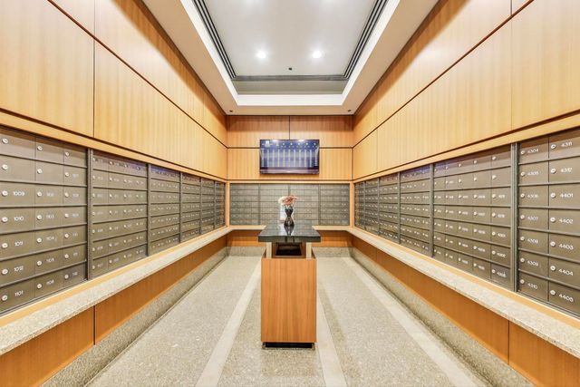 400 N LaSalle Drive 1211, Chicago, IL 60654