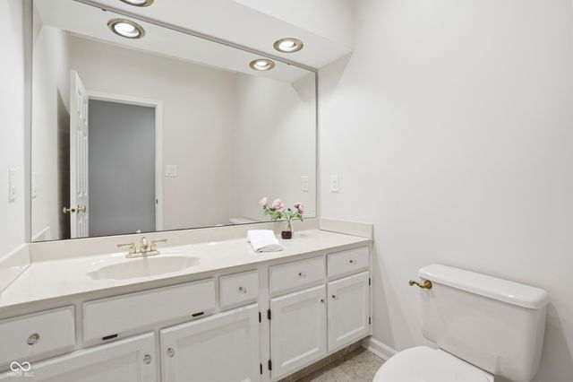 9208 Tamarack Drive, Indianapolis, IN 46260