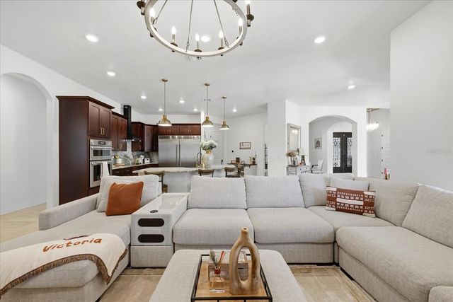 8447 HARVEY WALDEN DRIVE, Plant City, FL 33565