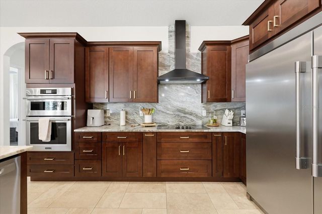 8447 HARVEY WALDEN DRIVE, Plant City, FL 33565