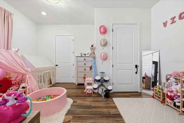 8447 HARVEY WALDEN DRIVE, Plant City, FL 33565