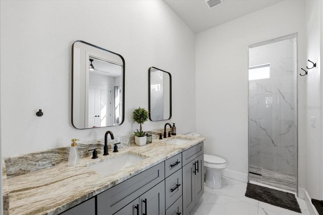 8447 HARVEY WALDEN DRIVE, Plant City, FL 33565