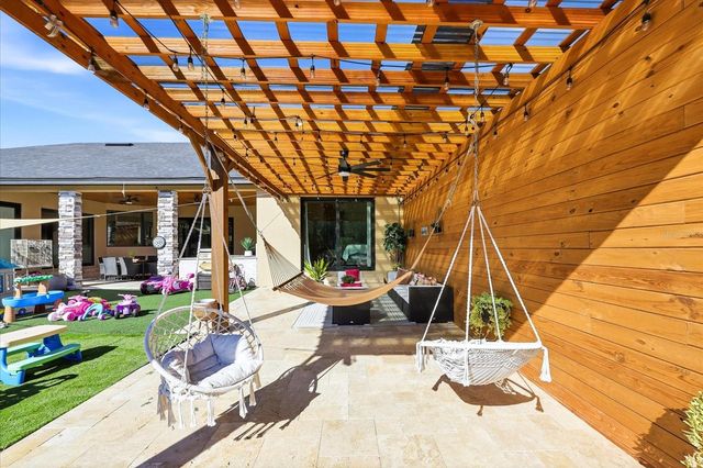 8447 HARVEY WALDEN DRIVE, Plant City, FL 33565