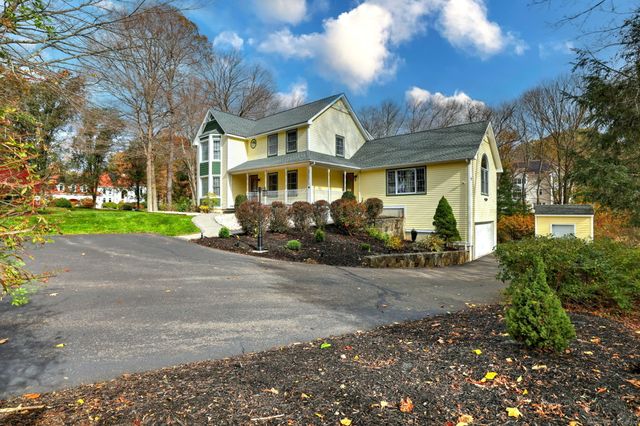 920 Green Circle, Orange, CT 06477