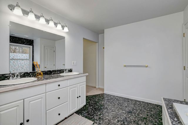 920 Green Circle, Orange, CT 06477