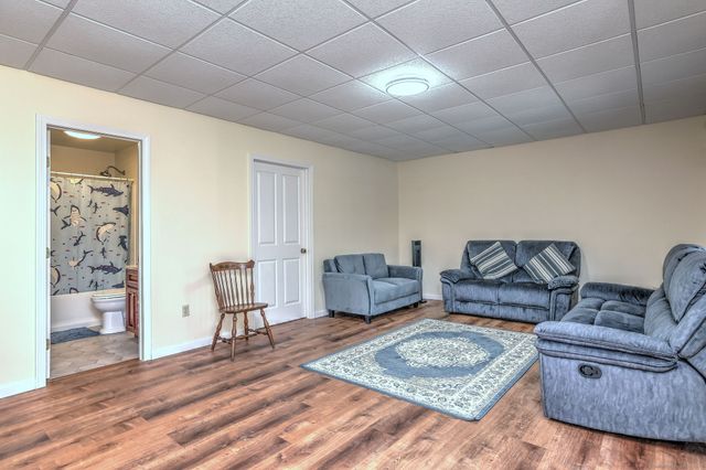 920 Green Circle, Orange, CT 06477