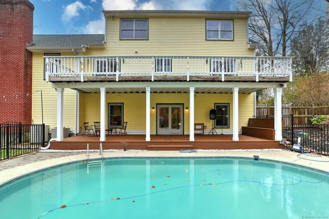 920 Green Circle, Orange, CT 06477