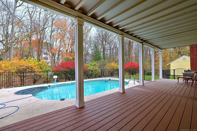 920 Green Circle, Orange, CT 06477