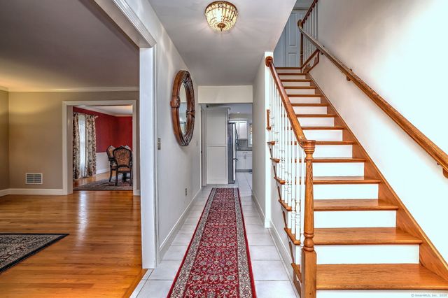 920 Green Circle, Orange, CT 06477