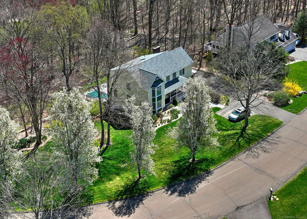 920 Green Circle, Orange, CT 06477