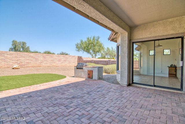 8433 N Crested Quail Drive, Tucson, AZ 85743