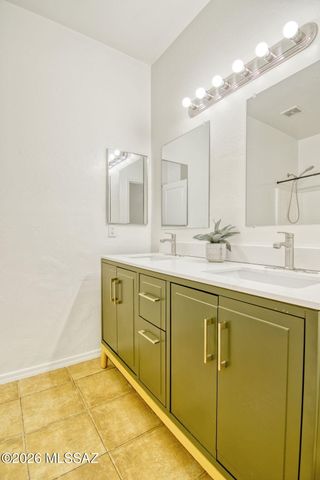 8433 N Crested Quail Drive, Tucson, AZ 85743