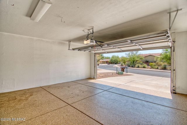 8433 N Crested Quail Drive, Tucson, AZ 85743