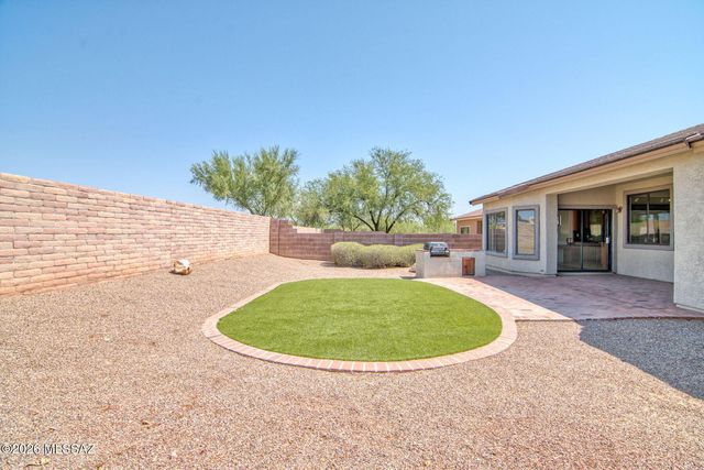 8433 N Crested Quail Drive, Tucson, AZ 85743