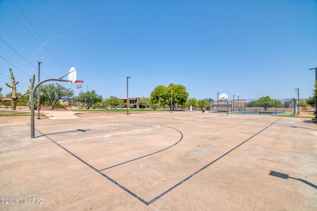 8433 N Crested Quail Drive, Tucson, AZ 85743
