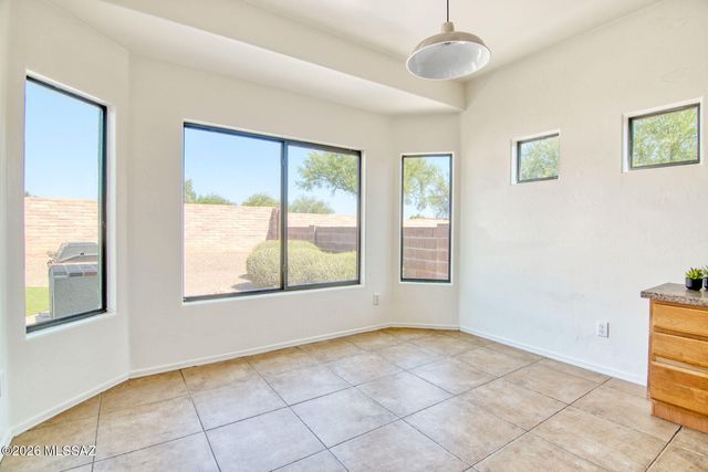 8433 N Crested Quail Drive, Tucson, AZ 85743
